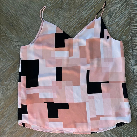 EUC Calvin Klein Women's Sleeveless Printed V-Neck Top Black / Desert Rose Med - Picture 9 of 12